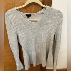 New petite large Talbots grey 100% cashmere sweater ruffley bottom half and arms